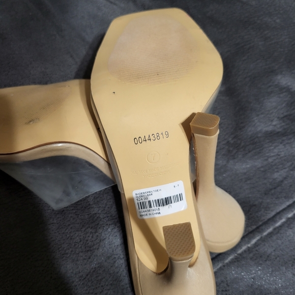 Shoes open toes. Sz 7. Color Nude - Picture 3 of 3